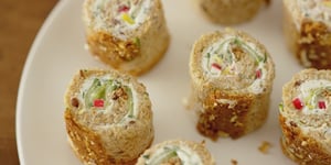 Photo de la Recette: Spirales Simples avec Fromage à la Crème aux Fines Herbes et Concombre