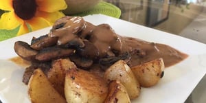 Steak avec Sauce aux Trois Poivres