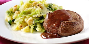 Photo de la Recette: STEAK DE CERF AVEC SAUCE AU VIN ROUGE ET CANNEBERGES
