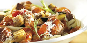 Photo de la Recette: TAGLIATELLES AUX BOULETTES DE VIANDE ÉPICÉES ET AUX AUBERGINES