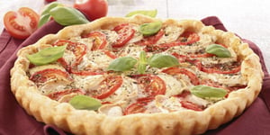 TARTE À LA TOMATE ET MOZZARELLA