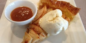 Tarte Fine aux Pommes, Glace Vanille et Caramel à la Crème de Marrons