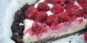 Photo de la Recette: Tarte Framboises Mascarpone et sa Croûte d’Oreo Recette Décadente