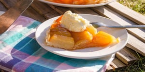 Photo de la Recette: Tarte Tatin aux Pommes Vanillées avec sa Chantilly Maison