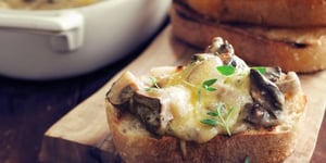 Photo de la Recette: TARTINADE CHAUDE AUX CHAMPIGNONS ET LE 1608