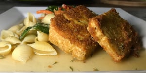 Tofu Frit sur Pâte Alimentaires