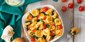 Tortellini au Fromage et aux Épinards dans une Sauce Rosée