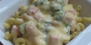 Tortiglionis Sauce au Fromage, au Jambon et au Brocoli