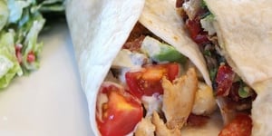 Photo de la Recette: Tortillas au Poulet BBQ et Crème Sure à L’avocat