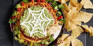 Photo de la Recette: Trempette Étagée à Saveur de Tacos pour L’Halloween