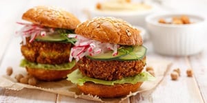 Photo de la Recette: Un Trio de Burgers Végé qui Goûtent le Ciel