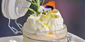 Photo de la Recette: Verrine Gourmande Chocolat Blanc Abricot Romarin