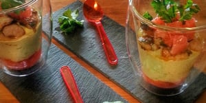 Verrines D'avocats, Crevettes & Pamplemousse