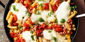 Zitis Gratinés à la Caprese