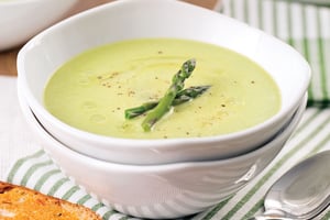 Crème D'Asperges et Pommes de Terre au Cheddar
