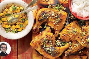 Cuisses de Poulet Grillées à la Citronnelle et aux Arachides de Christian Bégin