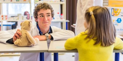 10 Idées pour Distraire son Enfant à L'hôpital 10 Idées pour Distraire son Enfant à L'hôpital