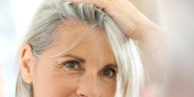 3 Conseils pour de Beaux Cheveux Gris