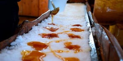30 Cabanes à Sucre au Québec où Manger de la Tire D'érable cette Année