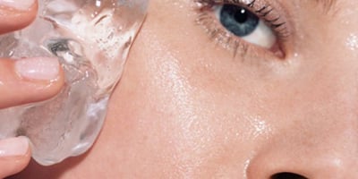 6 Choses qui Arrivent à votre Corps lorsque vous Mettez un Glaçon sur votre Peau