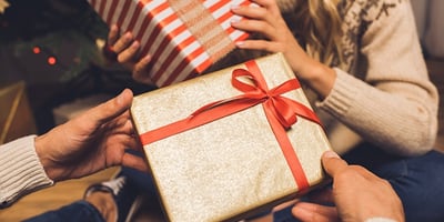 8 Idées pour Pimenter les Échanges de Cadeaux de Noël 8 Idées pour Pimenter les Échanges de Cadeaux de Noël