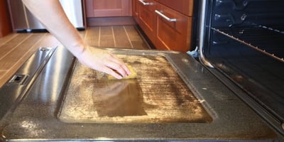 Astuces pour bien Nettoyer son Four