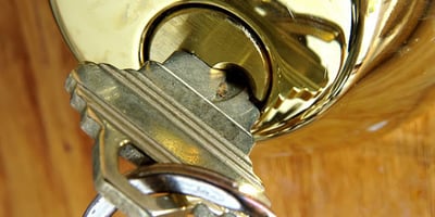 Astuce Géniale pour Récupérer une Clé Cassée dans la Serrure