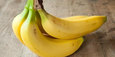 Ce qu’elle fait pour Conserver ses Bananes et les Empêcher de Noircir est Vraiment Efficace!