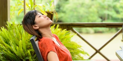 Comment Calmer votre Esprit Quand vous Êtes dans un État D’anxiété Intense Comment Calmer votre Esprit Quand vous Êtes dans un État D’anxiété Intense