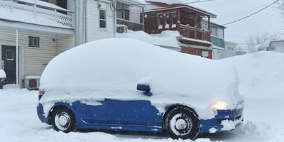 Déneiger sa Voiture avant de Prendre la Route, c’est Obligatoire