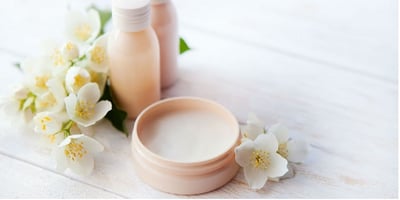 Des Substances Toxiques dans les Cosmétiques Naturels Des Substances Toxiques dans les Cosmétiques Naturels