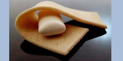 Enlever un Chewing Gum d’un Vêtement