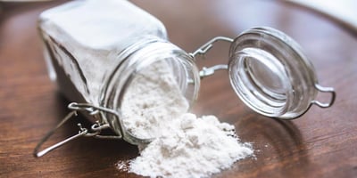 Le Bicarbonate de Soude est-il Réellement Efficace dans le Frigo?