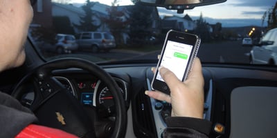 Cellulaire au Volant: Plus Dangereux que L’alcool et la Vitesse