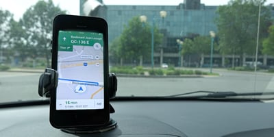 Quatre Façons Légales D'utiliser son Cellulaire au Volant