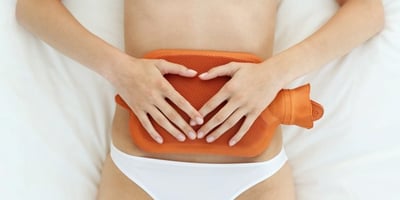 RÈGLES DOULOUREUSES : 10 MÉTHODES POUR LES CALMER