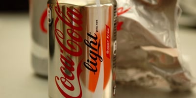 Voici ce qui Arrive à votre Corps Lorsque vous êtes Empoisonné par L’aspartame des Sodas Light Voici ce qui Arrive à votre Corps Lorsque vous êtes Empoisonné par L’aspartame des Sodas Light