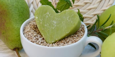 Voici Comment Fabriquer un Savon Naturel à L’aloe Vera et au Miel Voici Comment Fabriquer un Savon Naturel à L’aloe Vera et au Miel