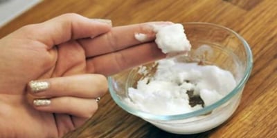 Voici Comment Nettoyer votre Visage en Profondeur avec L’huile de Coco et du Bicarbonate de Soude Voici Comment Nettoyer votre Visage en Profondeur avec L’huile de Coco et du Bicarbonate de Soude