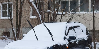 Voici Pourquoi il ne faut pas Redresser ses Essuie-glaces avant une Tempête