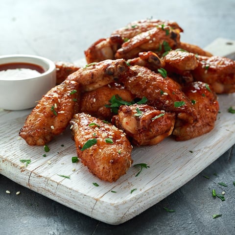 Ailes de Poulet Piquantes, Sauce à l'Ail