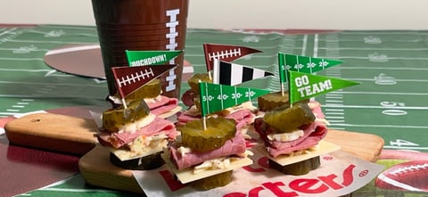 Sandwich de Cornichons au Smoked Meat Super Bowl