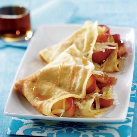 Crêpes Fines aux Pommes et au Fromage