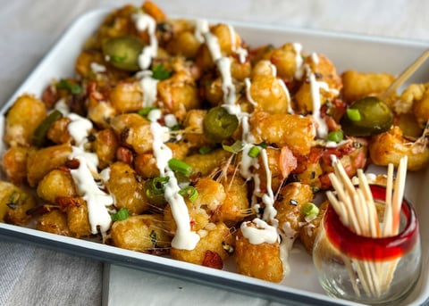 Casserole de Tater Tots style nachos à la friteuse à air