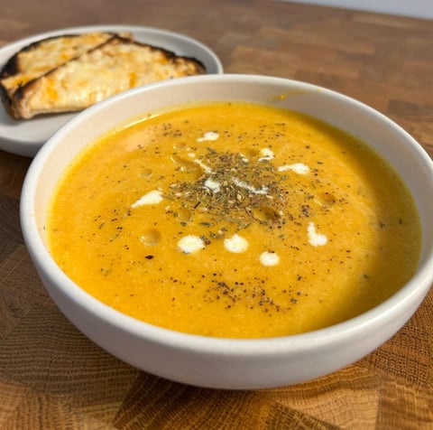Soupe à la Courge Butternut et Légumes Rôtis
