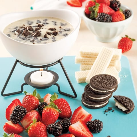 Fondue au Chocolat Blanc et Biscuits Oreo