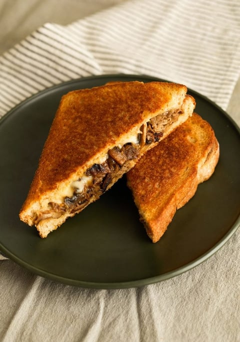 Grilled Cheese au Boeuf à Fondue