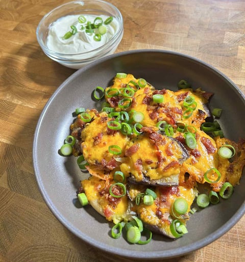 Pommes de terre écrasées au cheddar et au bacon
