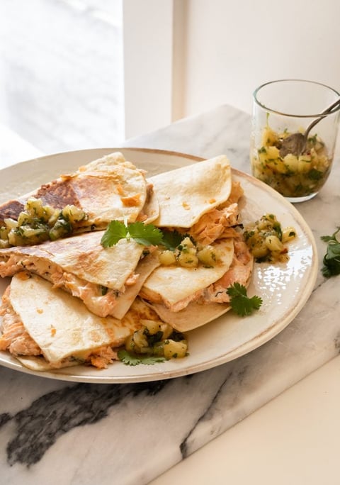 Quesadillas au Saumon & Salsa à l’Ananas