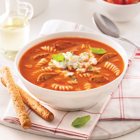 Soupe-repas aux Tomates, Pâtes et Saucisses